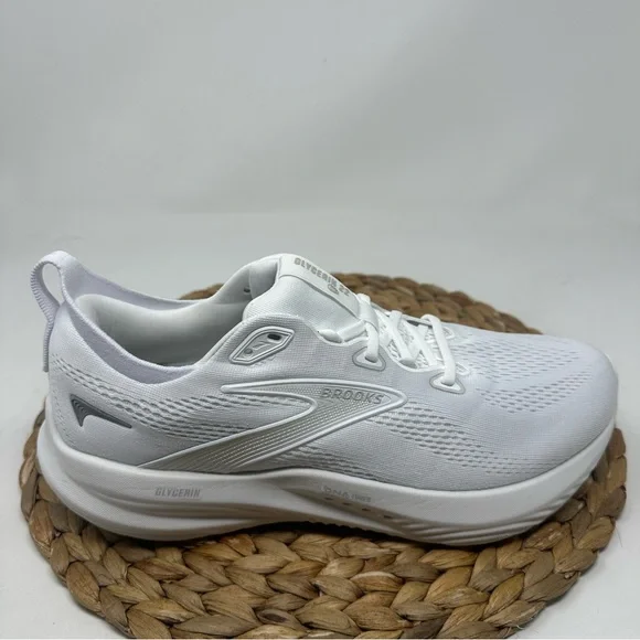 Brooks White and Gray Sneakers SZ 10 Brooks Ghost 16 Womens Size 10 B White Gray | Mercari main image 4
